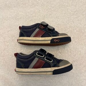 Sneakers kids boys shoes running tennis casual play dress car red blue size 6